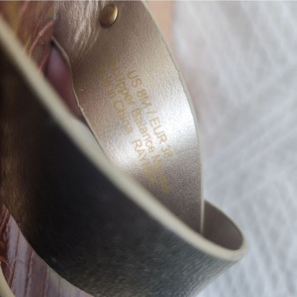 Sam Edelman Gold Sandals Elegant Minimalist Design - Picture 13 of 13